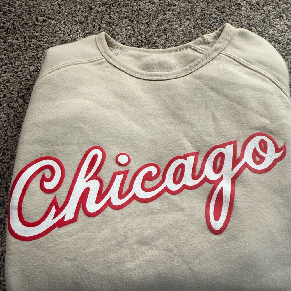 Sportiqe Chicago Bulls Size M women’s cream Pullover Sweatshirt Comfy SMALL - Picture 12 of 12
